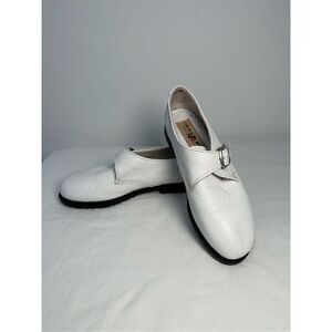 Eastland women’s vintage white Portland loafers w/buckle size 6.5.  #S-0270